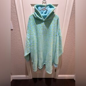 TYPO Slounge Around Oversized Hoodie